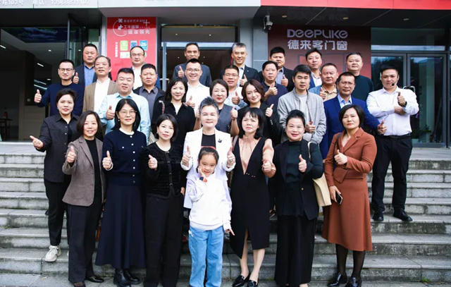 嘉寶莉：在一起31年，她書寫了行業傳奇