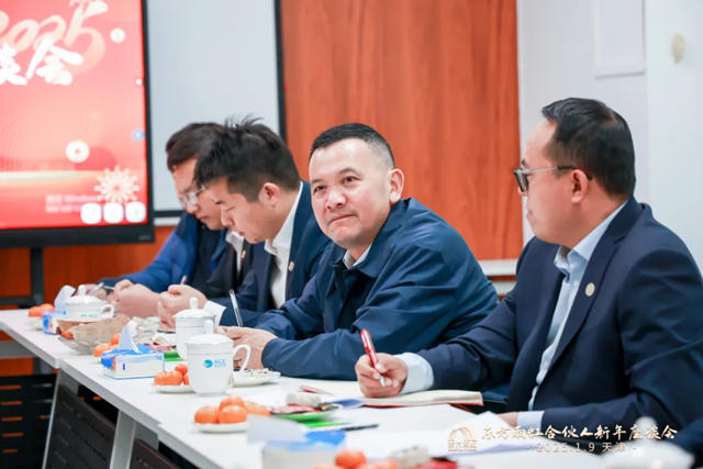 東方雨虹董事長李衛國在天津出席合夥人座談會
