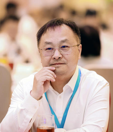 管理升任北新建材董事長