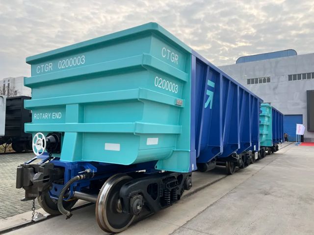 華豹水性漆閃耀國際舞台：幾內亞馬西鐵礦石敞車水性漆塗裝成功下線