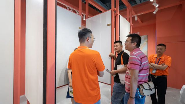 巴德士攜手意大利Novacolor閃耀亮相2025廣州定製家居展