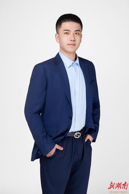 90後海歸“少帥”接棒上市塗企！創始人父親這樣鋪路