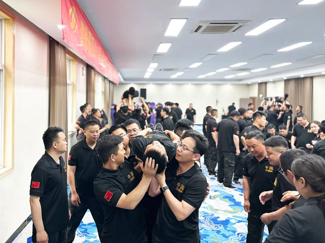 漆彩誓匠心 同心繪山河 | 2025潔士美銷售精英拓展訓練圓滿收官！