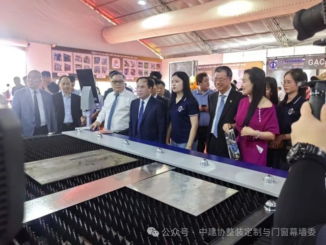 秦占學會長應邀出席“2025越南（河內）國際綠色建材及智能家居展覽會”