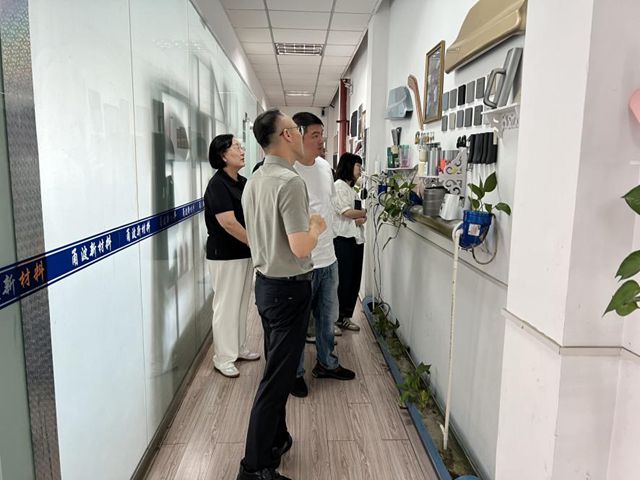 源頭替代 綠色發展——寧波塗協陪同市生態環境局寧海分局赴企調研