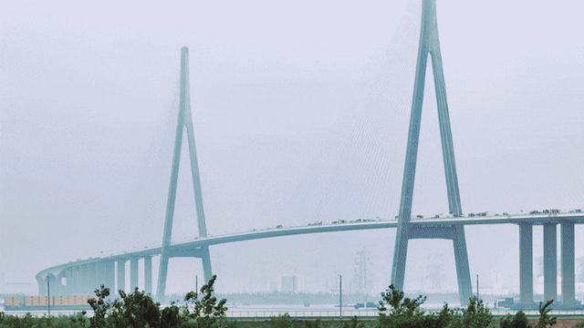 蘇通長江公路大橋：海虹老人守護的天塹傳奇