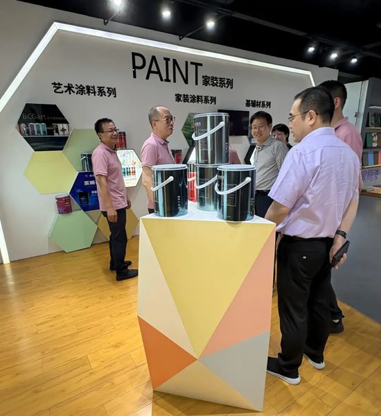 政企聯動謀發展 共話塗界新未來｜上海市文創辦及金山區領導蒞臨紫荊花新材料集團調研指導