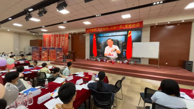 富思特“做自己的大英雄”夏令營：點燃少年誌氣，啟程未來征途