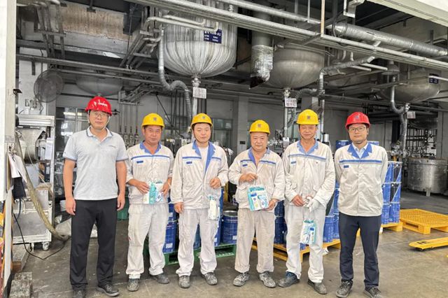 北新嘉寶莉各基地開展高溫慰問活動