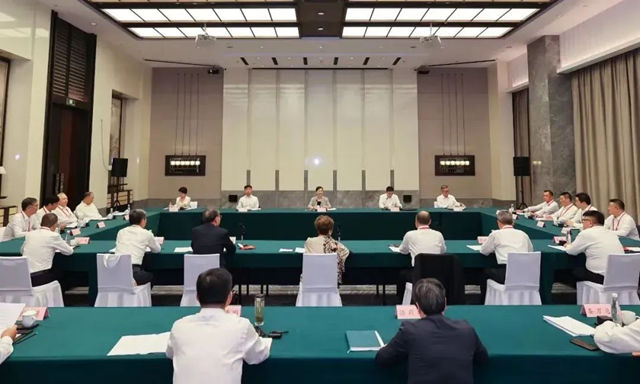 傳化集團董事長徐冠巨參與浙港企業家座談會，共商合作新篇章