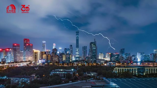 風雨同行，東方雨虹聞“汛”而動