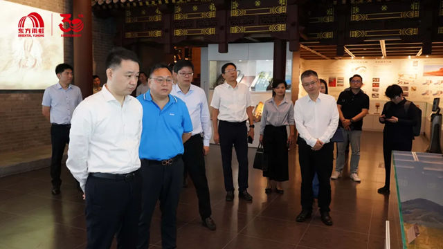 上海市普陀區區委副書記、區長趙亮一行赴東方雨虹參觀交流