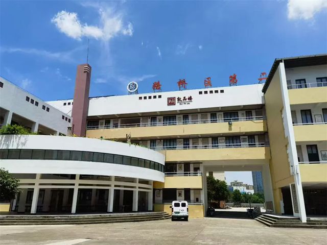 嘉麗士商裝水漆助力路橋二中煥新，守護校園美好