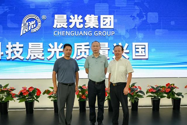 武進區新材料產業商會會長張雲等領導一行蒞臨晨光參觀 共探新材料創新發展新路徑