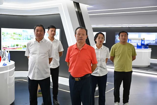 安徽牆煌科技考察團到訪晨光產業園 聚焦陶瓷水漆 共話合作！