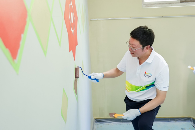 一牆新漆，一剪傳承 阿克蘇諾貝爾“Let's Colour多彩開始”為剪紙民俗文化村“上色”