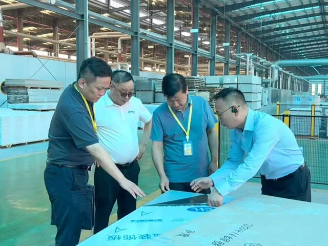 淮南市潘集區區長李國柱一行蒞臨鱷魚尼卡集團，共探綠色轉型新篇